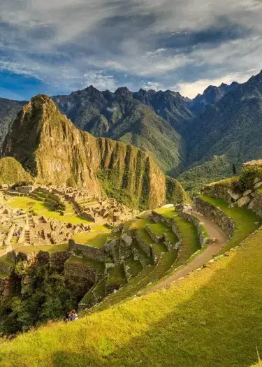 Machu Picchu Sunny day Green Landscape | Andean Travel Experience Machu Picchu Sunny day Green Landscape | Andean Travel Experience
