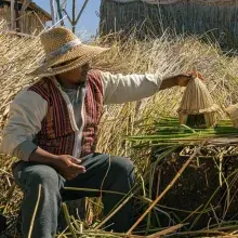 Puno lake titicaca men in the uros islands | Andean Travel Experience Puno lake titicaca men in the uros islands | Andean Travel Experience